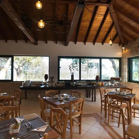 Akra Morea Hotel&residences 2*