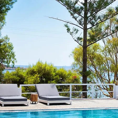 Akra Morea & Residences 호텔 2*
