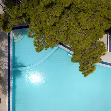 Akra Morea & Residences 2* 모넴바시아