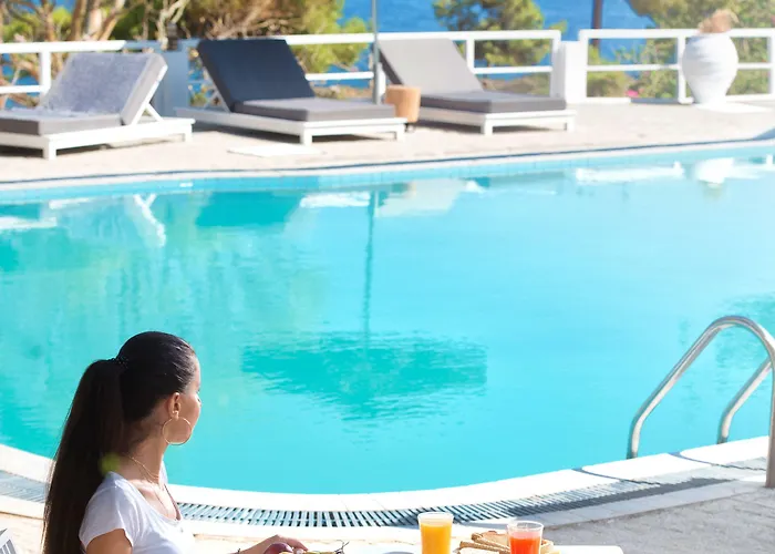 Akra Morea Hotel & Residences 2*