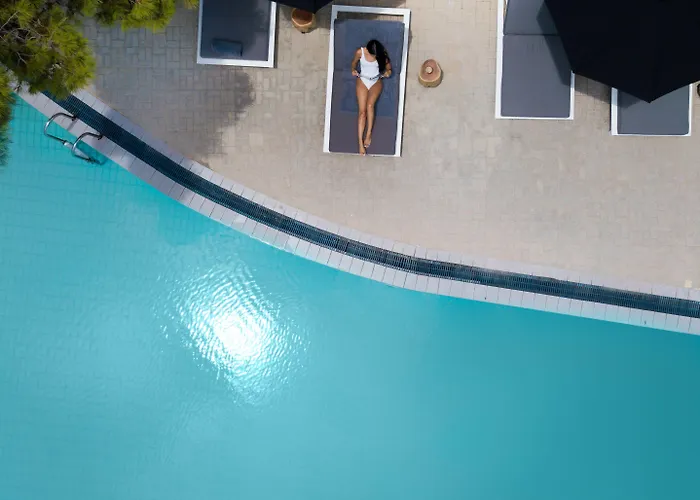 호텔 Akra Morea & Residences 모넴바시아
